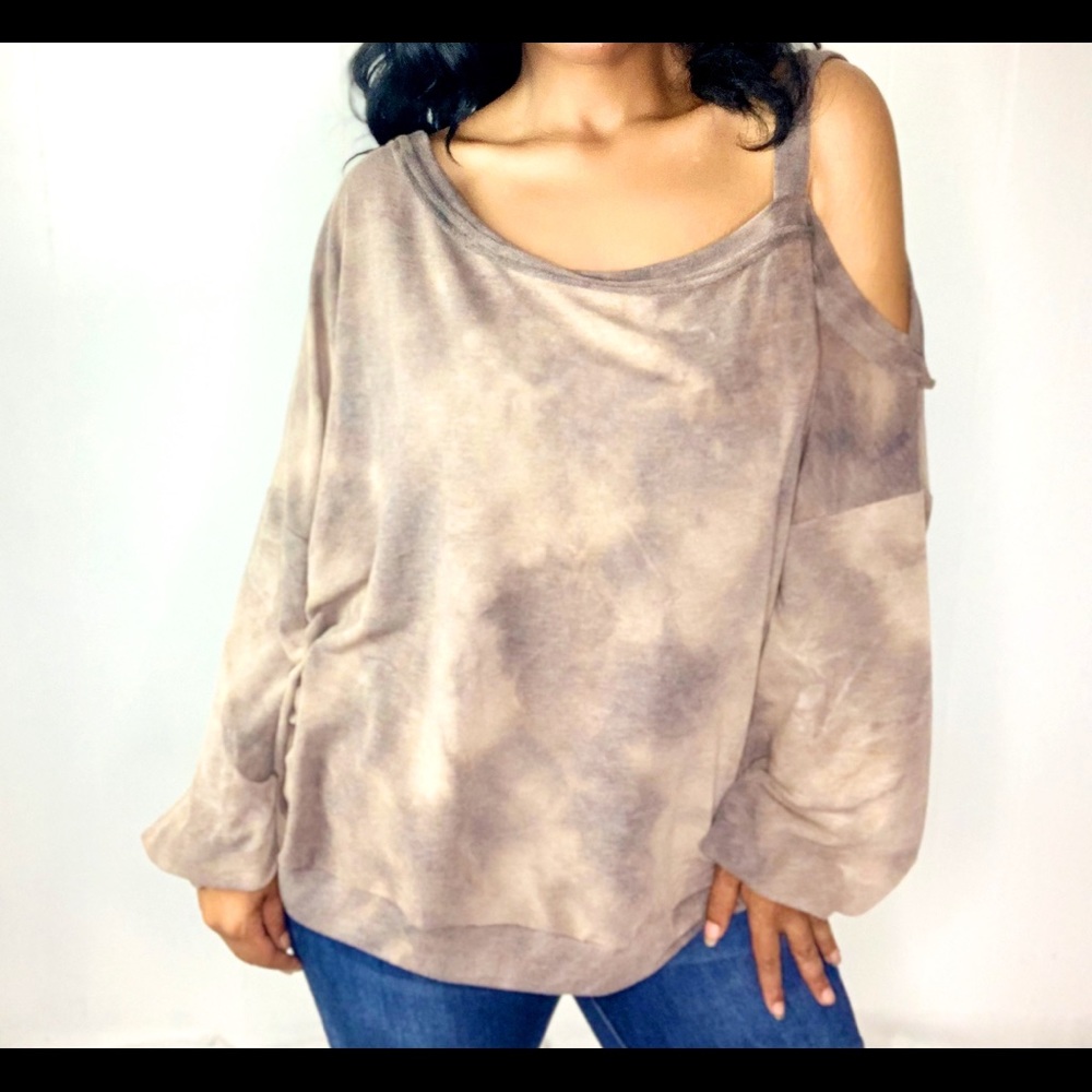 Plus size open shoulder Top